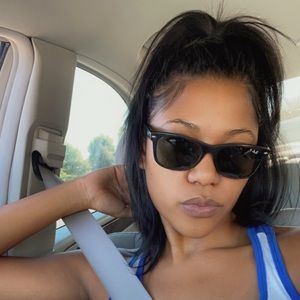 Meet your Posher, Brittani